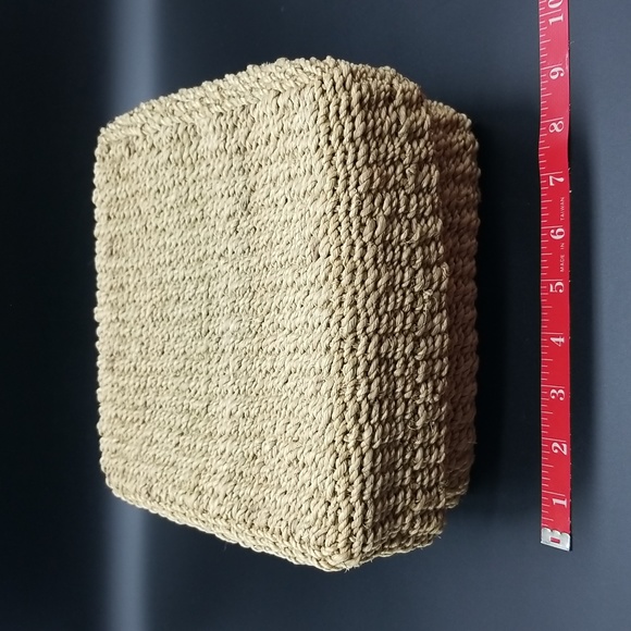 Vintage Hand Crafted 1 Square and 2 Rectangle Grass Baskets with Lids - Picture 6 of 16